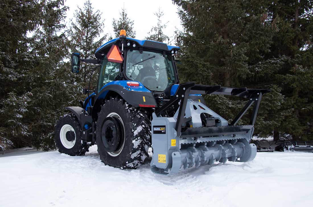 Mulcher MP972 with integrated push bar