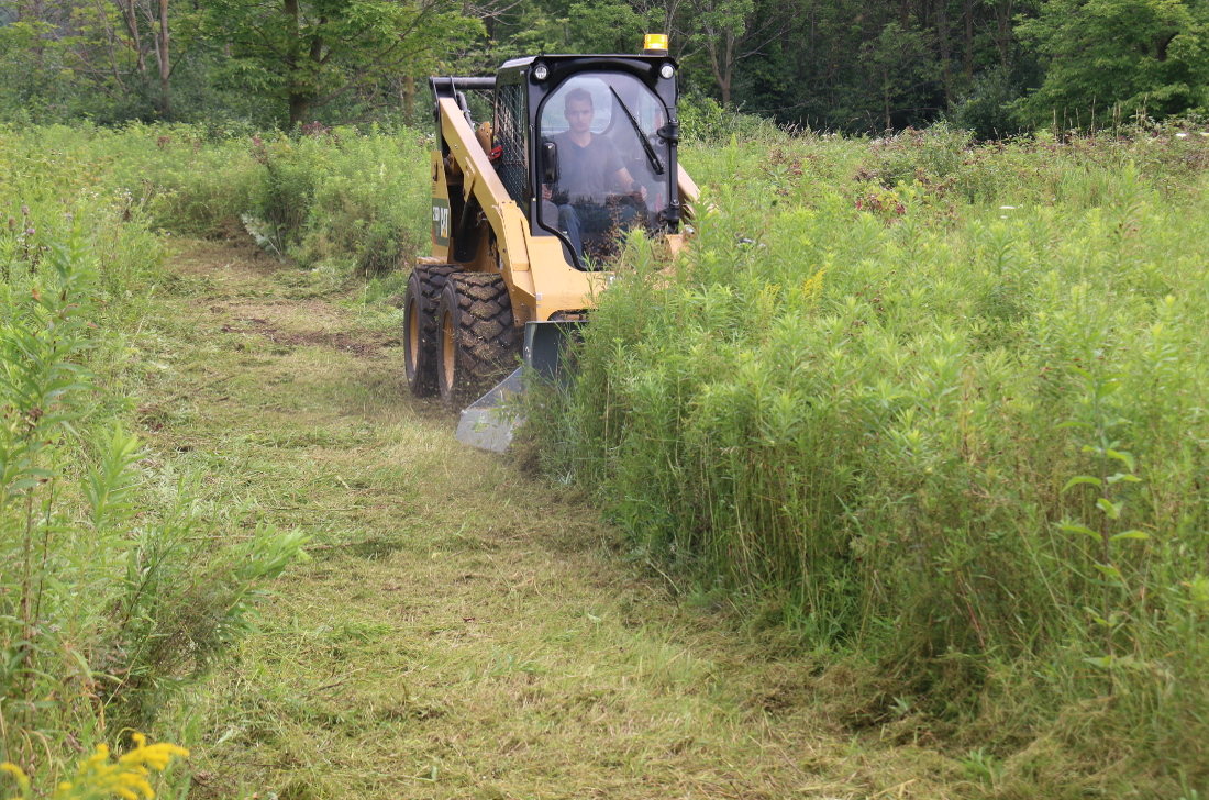 Cutting heavy grass