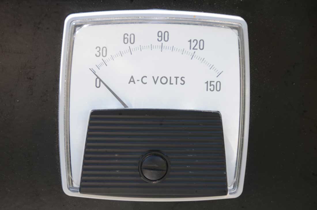 Baumalight voltage meter