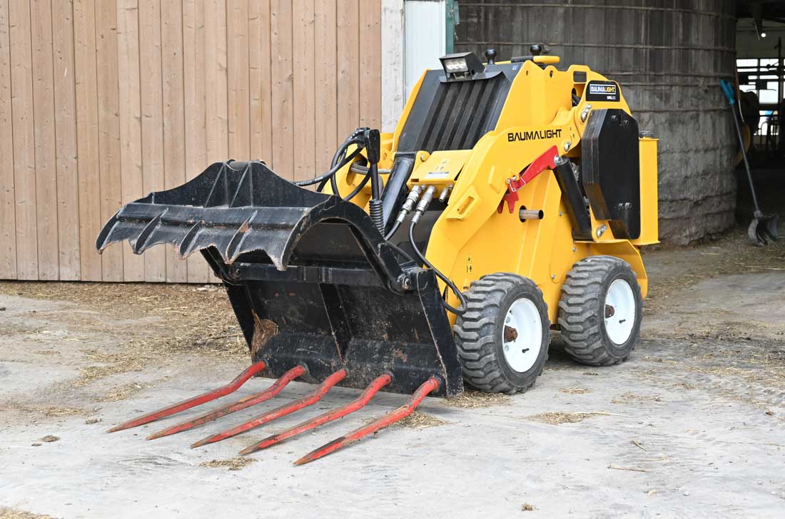 WRL58G with manure fork and grapple