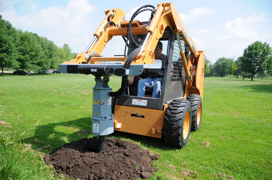 Baumalight hydraulic auger drive for skidsteer in action