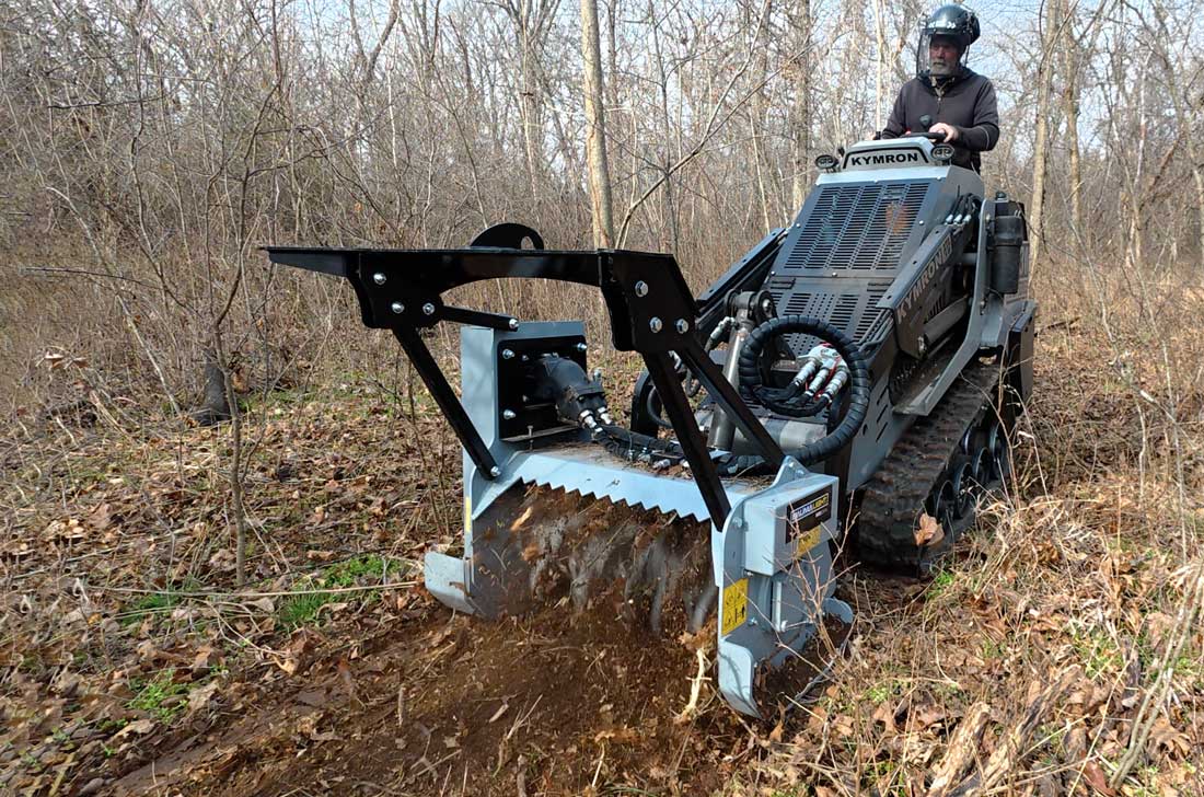 MS530M client en action de débroussaillage