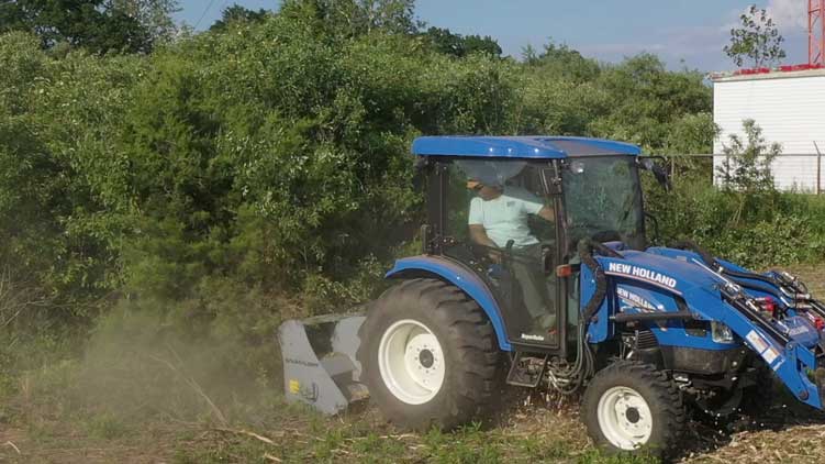 Fixed tooth mulcher on new holland