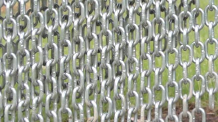 Chain curtain