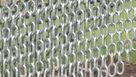 Chain curtain