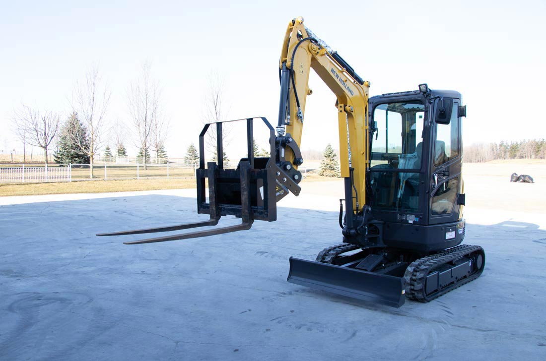 XQS2M excavator to skidsteer cheater adapter