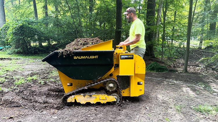 baumalight dt515rh tracked dumper transporting soil