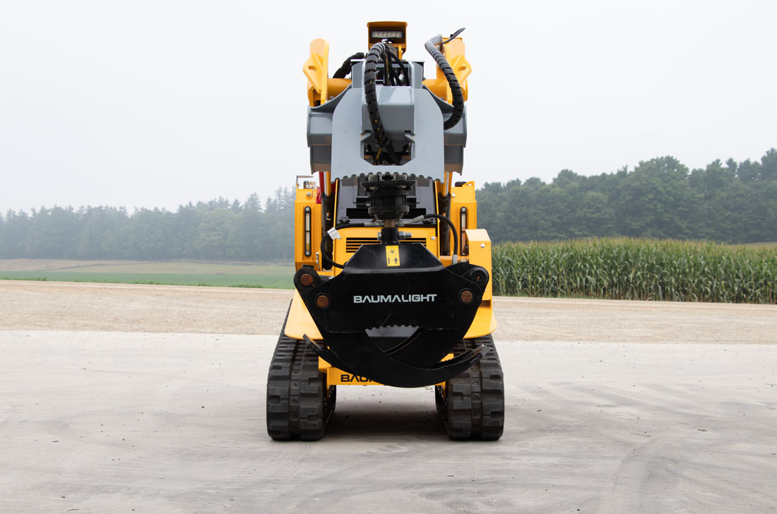 lmr316g mounted on baumalight tracked skidsteer