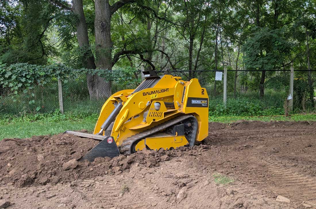 baumalight trl630d with bucket in operation