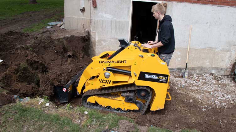 Baumalight tracked miniskidsteer with bucket