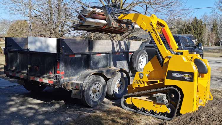 TRL620D Tracked miniskidsteer with grabble fork