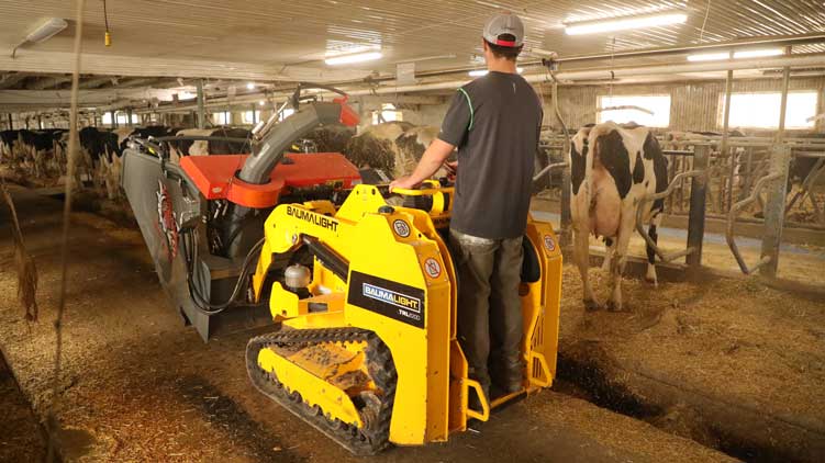 TRL620D with straw master bale shredder