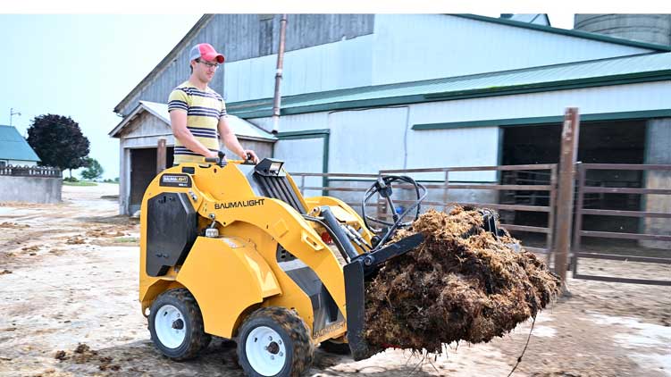 Baumalight WRL58G with manure fork attachment