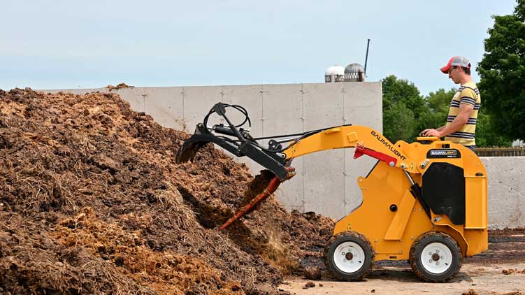 Martatch manure fork with grapple