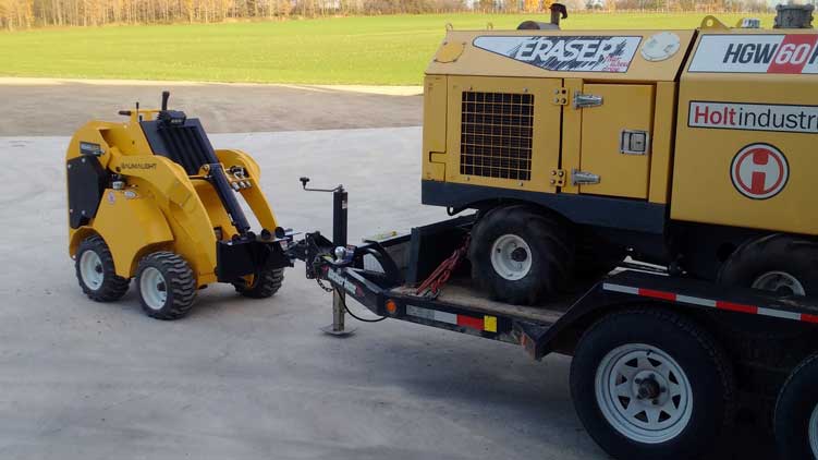 Mini skidsteer moving trailer