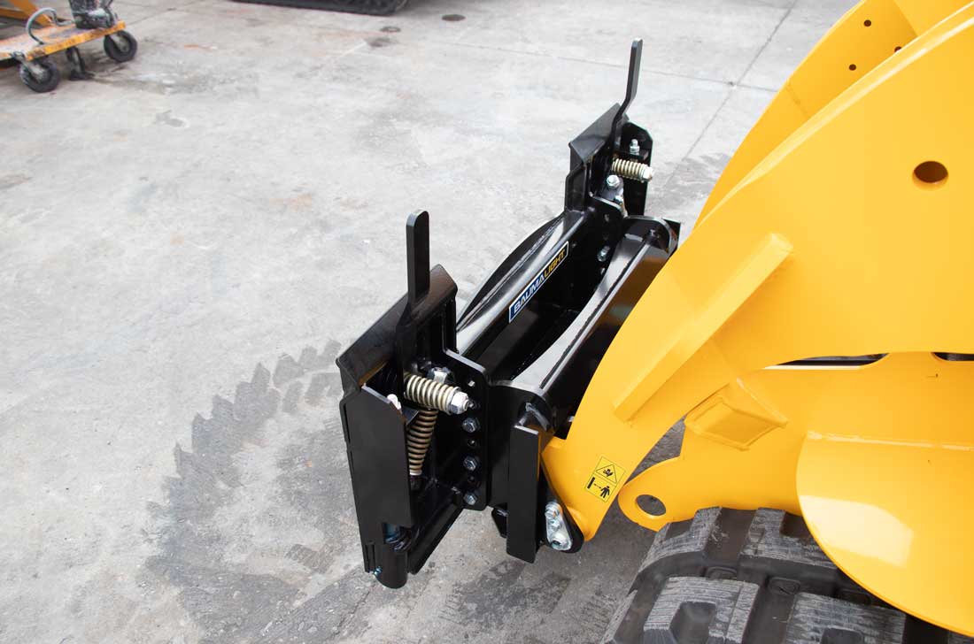 Optional mounting plate for mini skidsteer