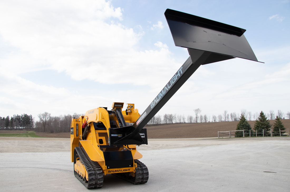 Static shot of MSPA07 Heapng tool attachment in Mini skidsteer