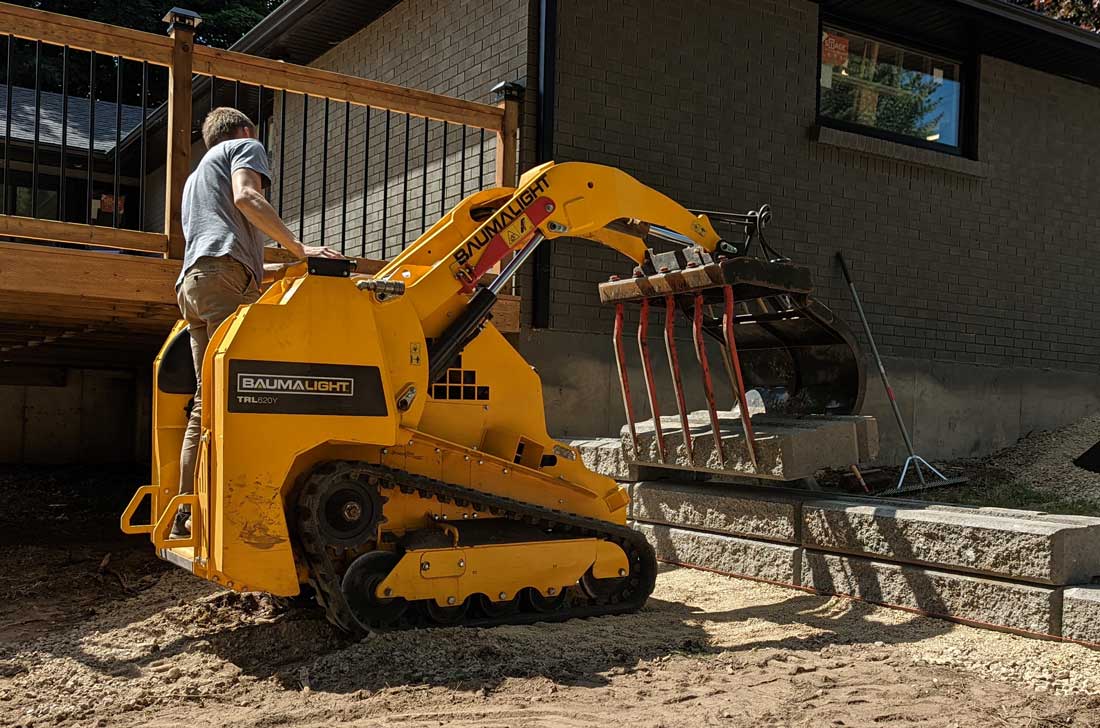 TRL620Y with manure fork with grapple