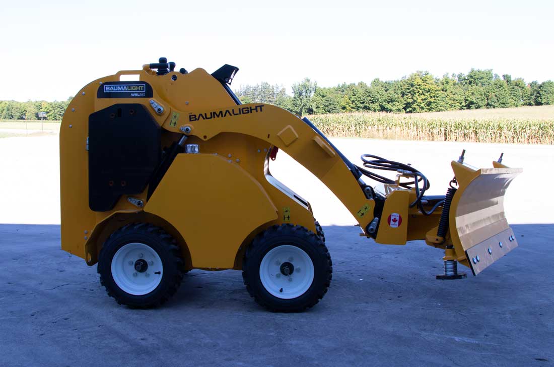 WRL58G mini skidsteer with snow blade