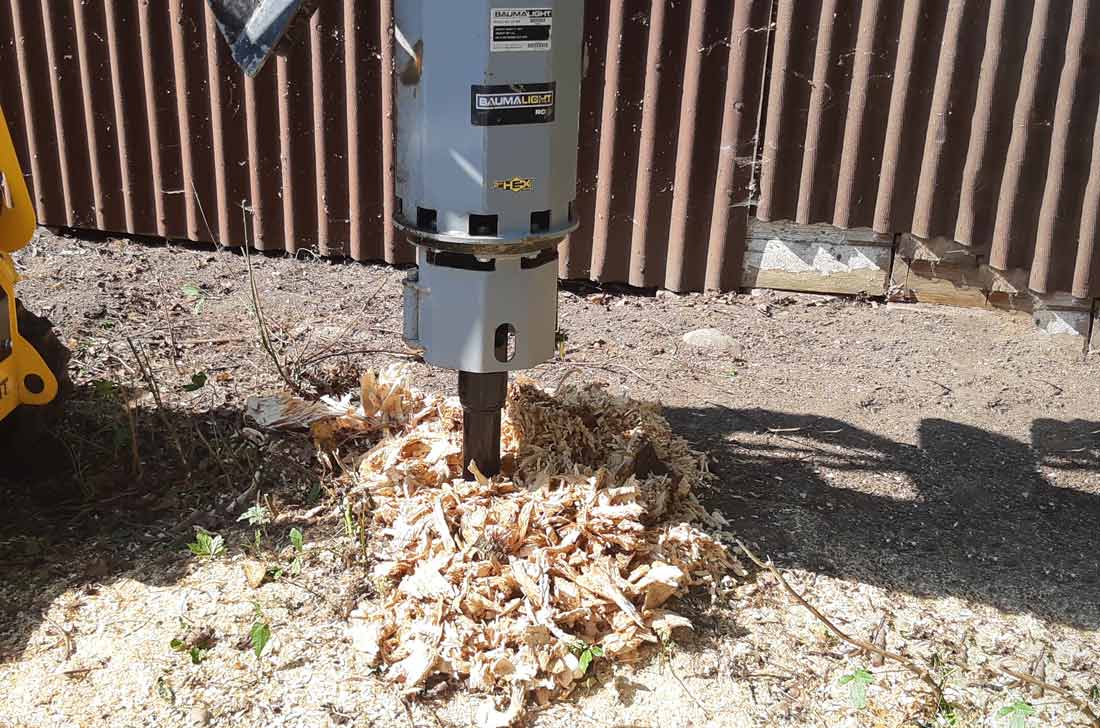 Baumalight stump planer attachment on RC586