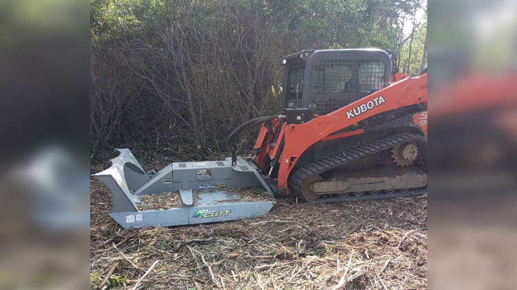 Baumalight CF572 cutter on kubota skidsteer