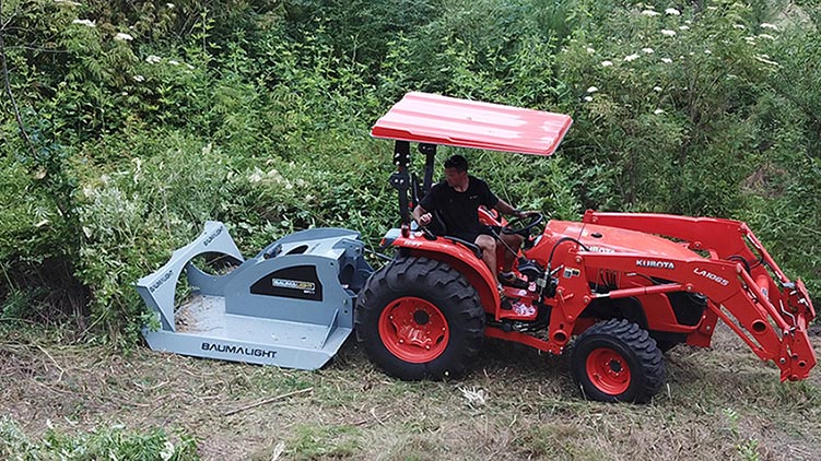 Baumalight CP572 mounted on kubota LA1065