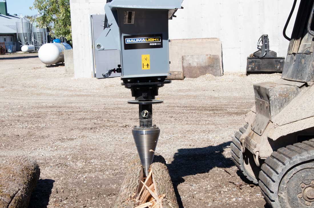 Baumalight RSS580 log splinter on skidsteer