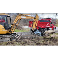 xqs10 mounted on standard excavator plate