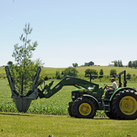 baumalight tree spade in action