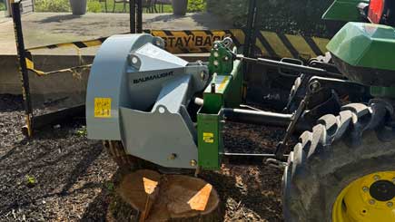 Quick hitch compatible Quick hitch compatible