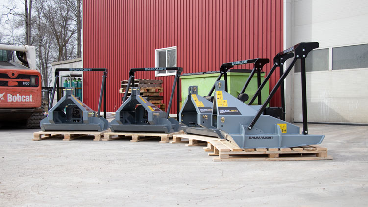 Tree saw with integrated push bar