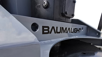Blade bolts direct to gearbox