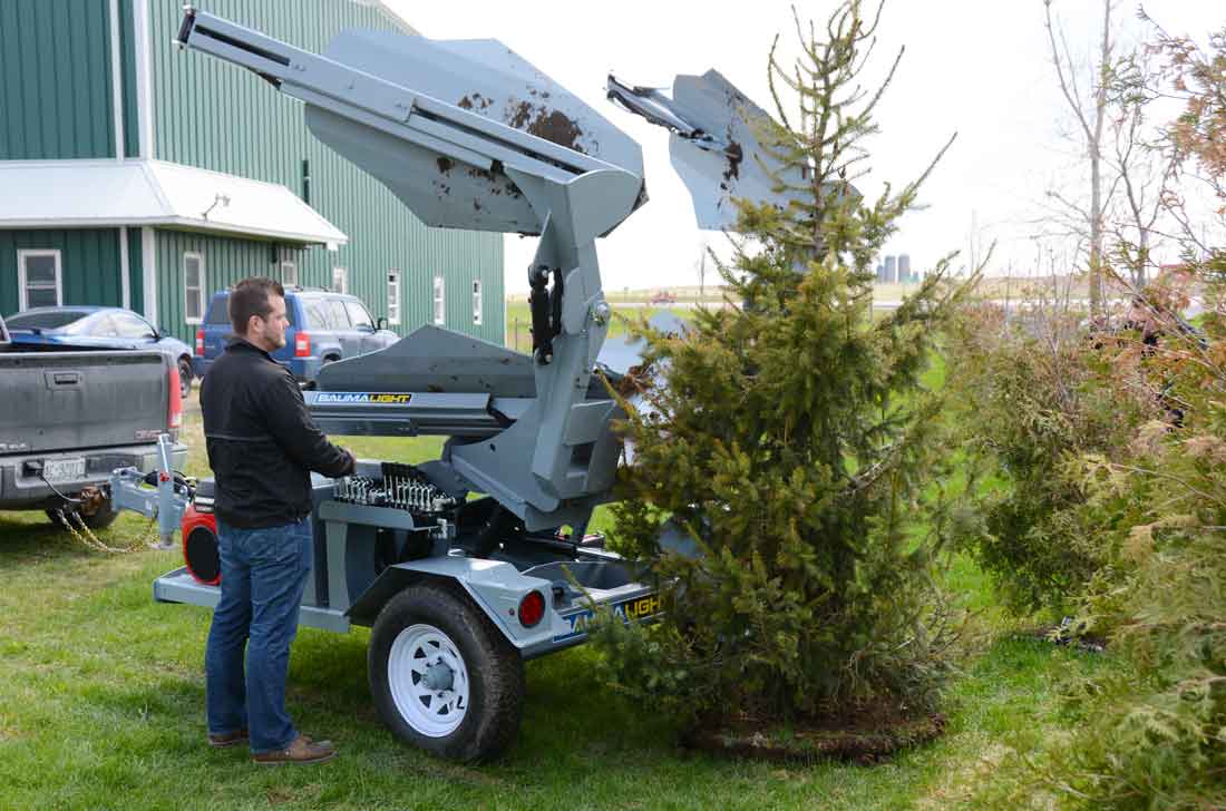 Baumalight 40 inch trailer mounted tree spade